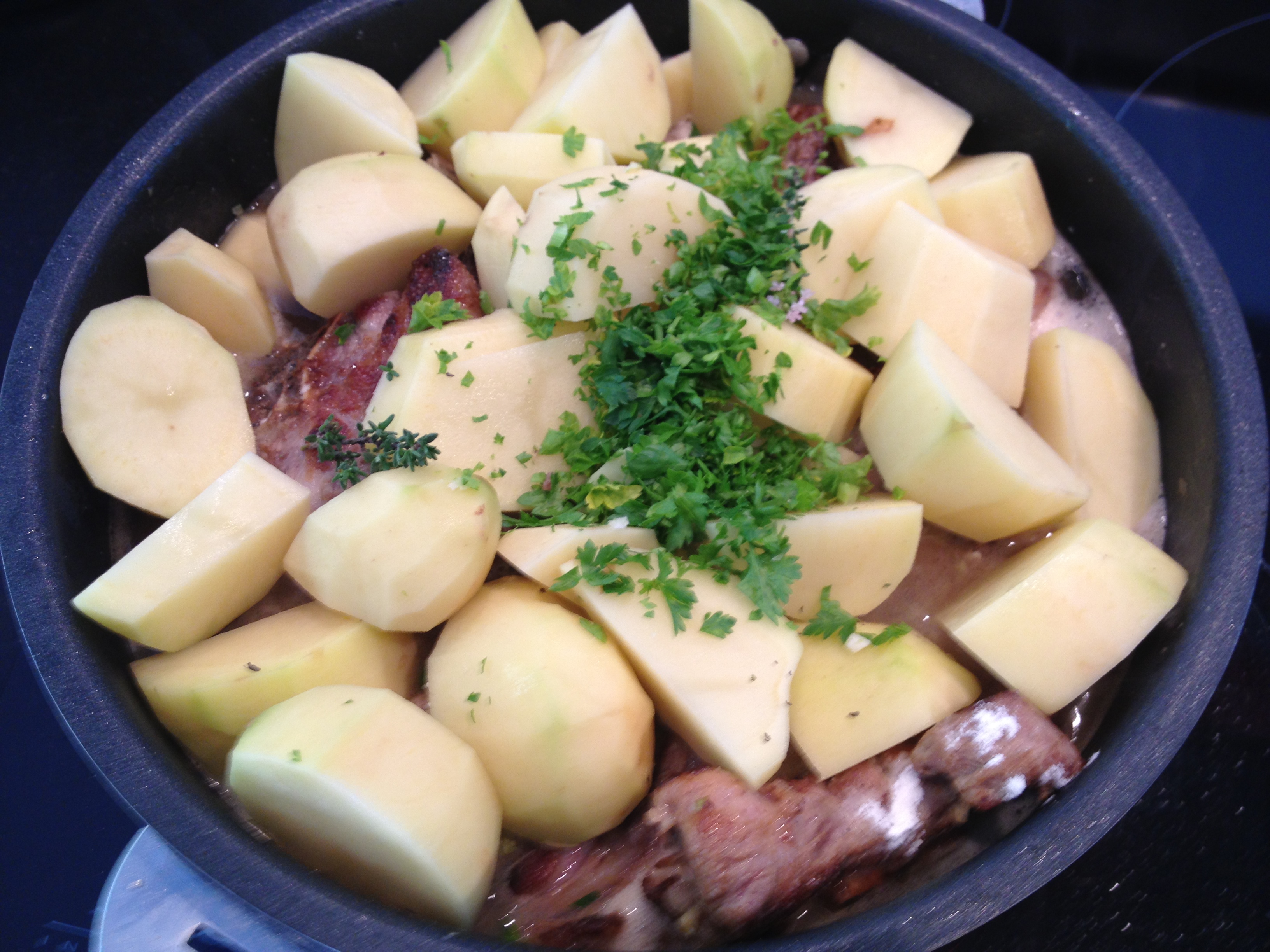 Ragoût de collier d'agneau aux pommes de terre et champignons de Paris  facile : découvrez les recettes de Cuisine Actuelle